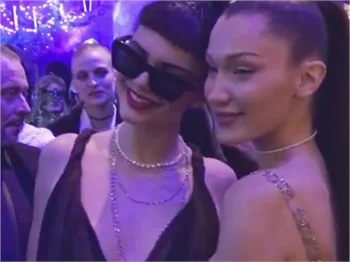 Bella Hadid'in transparanı