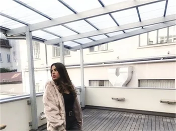 Avatar Atakan ve nişanlısından mutluluk pozları!