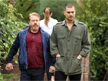 Diriliş Ertuğrul mu, İçerde mi?