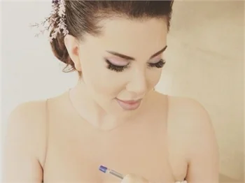 Ebru Yaşar, Sevgililer Günü'nde anne oldu!