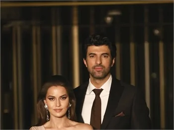 Fahriye Evcen ile Engin Akyürek'ten 'Sevgililer Günü'ne özel pozlar!