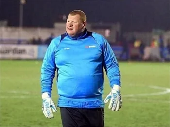 Dünyanın konuştuğu kaleci Wayne Shaw