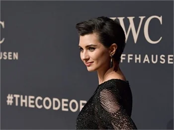 Tuba Büyüküstün, Şili'de en iyi Türk kadın oyuncu