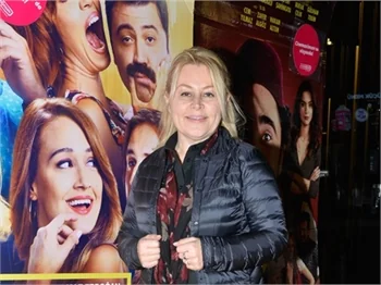 Demet Sabancı Çetindoğan'ın sinema keyfi!