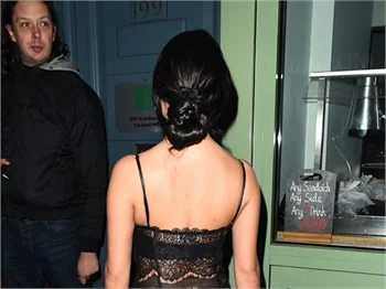 Demi Rose'un transparanı