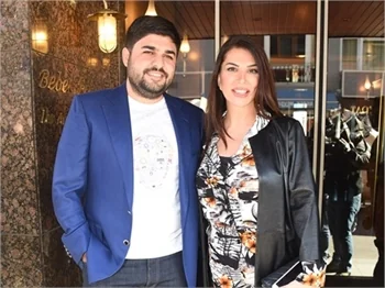 Reklam firmaları Ebru Yaşar’ın ikizlerinin peşinde