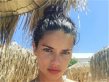 Adriana Lima, Antalya'da podyuma çıkacak!