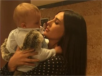Ebru Destan dövme yüzünden boşanıyor