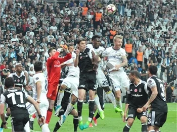 Beşiktaş-Fenerbahçe maçından kareler