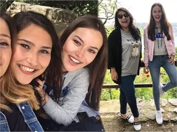 Fahriye Evcen üniversite arkadaşlarıyla buluştu