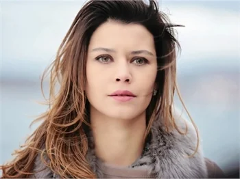 Beren Saat'in 'Tren'i durdu!
