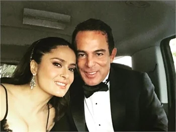 Salma Hayek: Seks bombası imajından kurtuldum