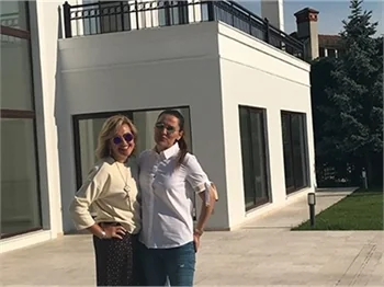 Demet Akalın: Normal aileler gibi borca girdik