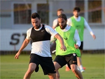 Galatasaray hazırlıklarını sürdürdü