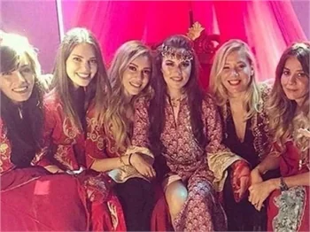 Fahriye Evcen'in kınasından ilk kareler geldi