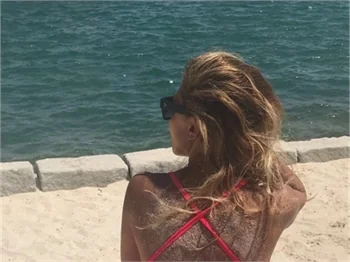 Zeynep Mansur'un tatil keyfi!