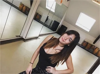 Berna Canbeldek'ten Instagram'ı sallayan pozlar!