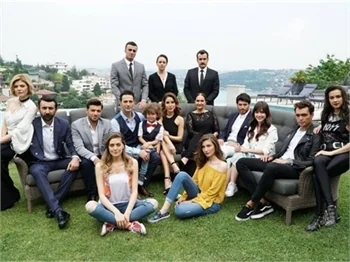 Dolunay dizisinde şok ayrılık!