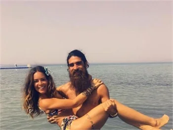 Eliz Sakuçoğlu'ndan olay poz!