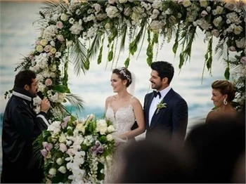 Fahriye Evcen de değiştirdi!