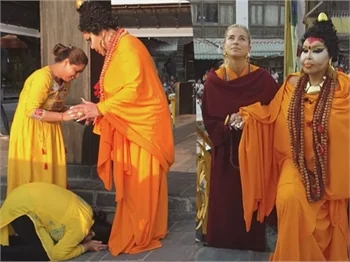 Bülent Ersoy'u 'Buda' sandılar!