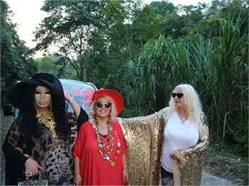 Diva'nın altın yüz pençesi!