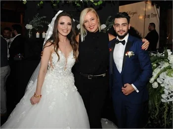 Rüzgar Erkoçlar, düğün biter bitmez kuyumcuya koştu!