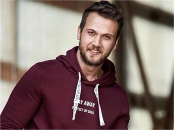 Aras Bulut İynemli manken oldu!