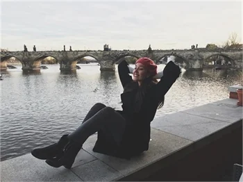 Pelin Akil ve Anıl Altan, Prag'da aşka geldi!
