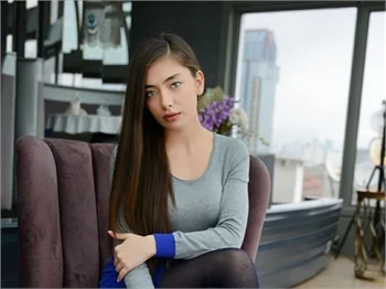 Neslihan Atagül'den set molası!
