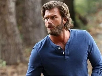 Kıvanç Tatlıtuğ'un fanları ikiye bölündü!