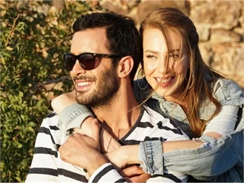 Elçin Sangu: Yapımcılardan hep kötü karakter teklifi geldi