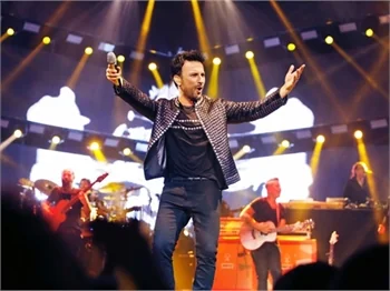 Tarkan, bunu hep yapıyor!