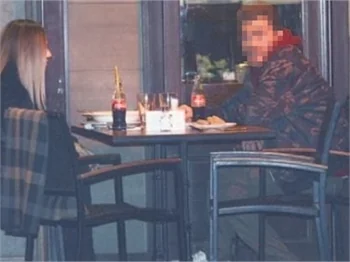 Öfkeden deliye döndü
