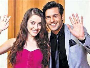 Özge Gürel sevgilisiyle aynı dizide!
