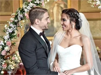 Caner Erkin ve Şükran Ovalı'nın romantik paylaşımı!