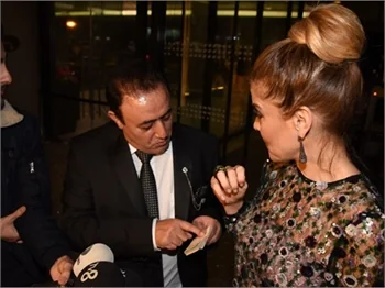 Gecikmeli düğüne ünlü yağdı!