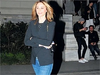 Demet Şener boşandıktan sonra gecelere aktı!
