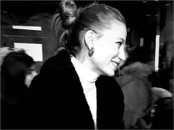 Serenay Sarıkaya şıklığı!