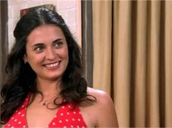 Aslı Gürbüz'e öpücüklü kutlama!