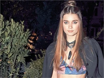 Afra Saraçoğlu'dan 'kırmızı çizgi' mesajı!