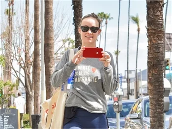Olivia Wilde kendini çekmeye doyamadı!
