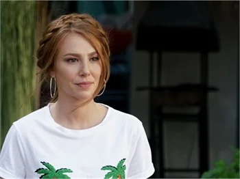 Elçin Sangu kural bozdu! İlk kez...