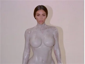 Kim Kardashian sosyal medyayı salladı!