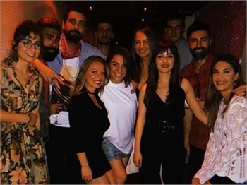 Yasak Elma oyuncuları beraber ekran başına geçti!