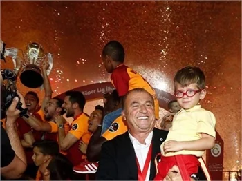 Terim ailesi şampiyonluğu kutladı!