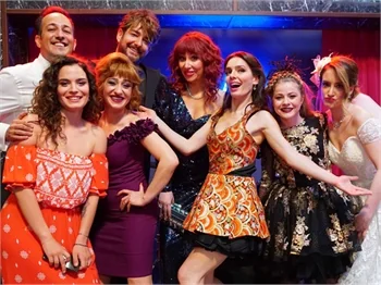 Jet Sosyete'den sezon finali sürprizi