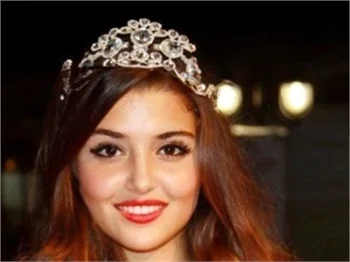 Hande Erçel'in güzellik yarışmasındaki görüntüleri ortaya çıktı!