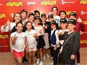 "Bücür" gala yaptı!