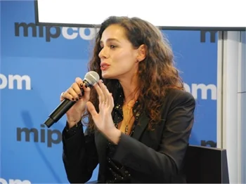 Özge Özpirinçci, Cannes'da konuştu!